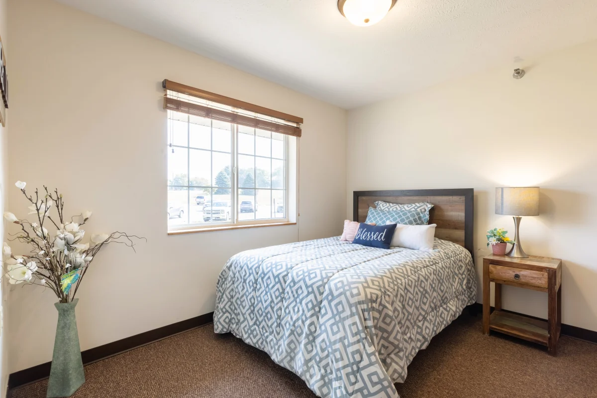 https://www.jaybirdseniorliving25.net/wp-content/uploads/2023/12/Lawton_Senior_Living_06_1200.webp