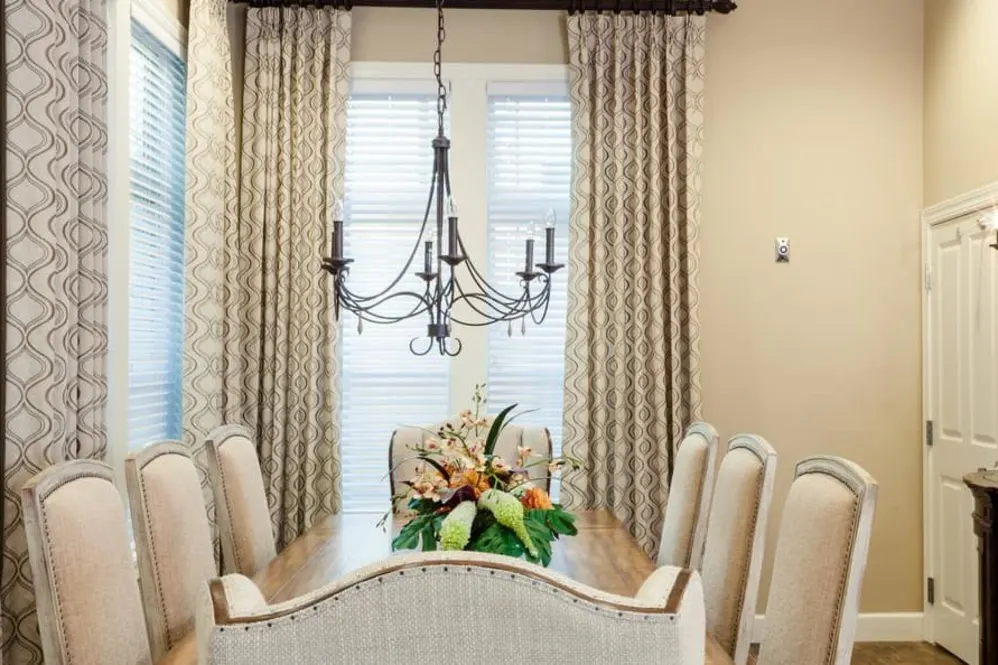 https://www.jaybirdseniorliving25.net/wp-content/uploads/2025/04/ultl1e870ueewndjknkj.webp